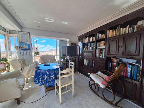 Квартира на продажу на  Calle Pintor Gisbert, Аликанте / Алакант photo 4