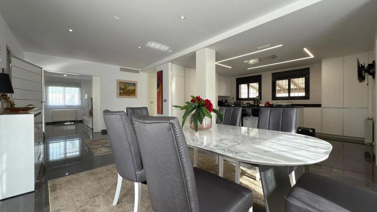 Sale of independent chalet in Calle la Gavina, San Juan de Alicante
photo 4