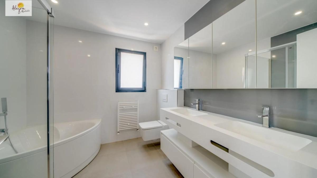 Sale of independent chalet in Cometa-Carrió, Calpe
photo 2