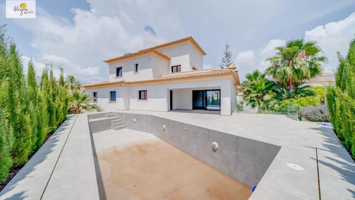 Sale of independent chalet in Cometa-Carrió, Calpe
photo 3