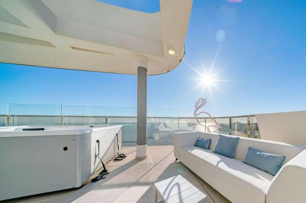 Apartment for sale in Playa de Poniente, Benidorm thumbnail 2