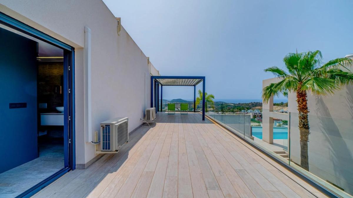 Sale of independent chalet in Balcón de Finestrat-Terra Marina, Finestrat
photo 4
