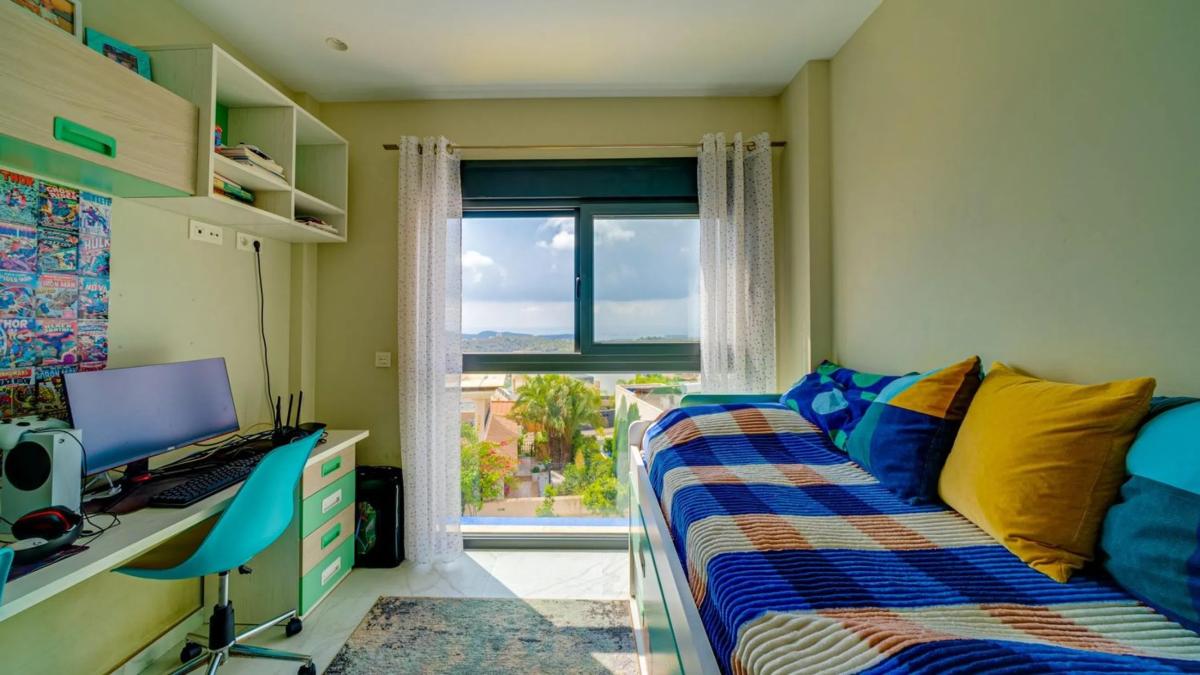 Sale of independent chalet in Avenida de Granada, Finestrat
 photo 5