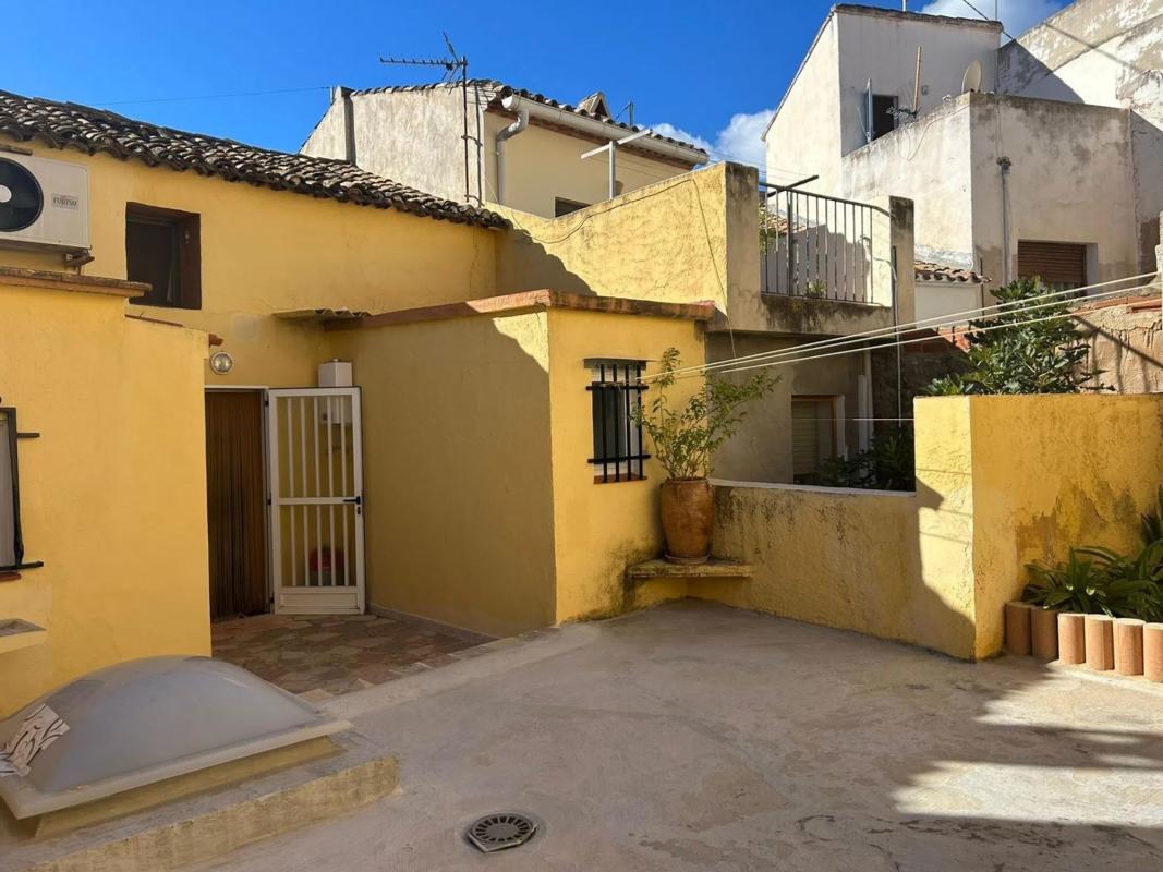 Propiedades en venta y alquiler en España photo 2