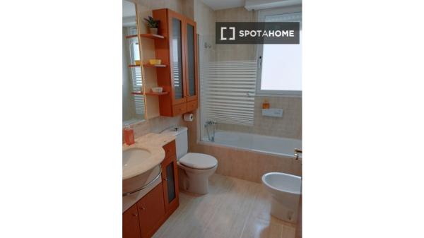 Habitación en piso compartido en Pamplona thumbnail 2