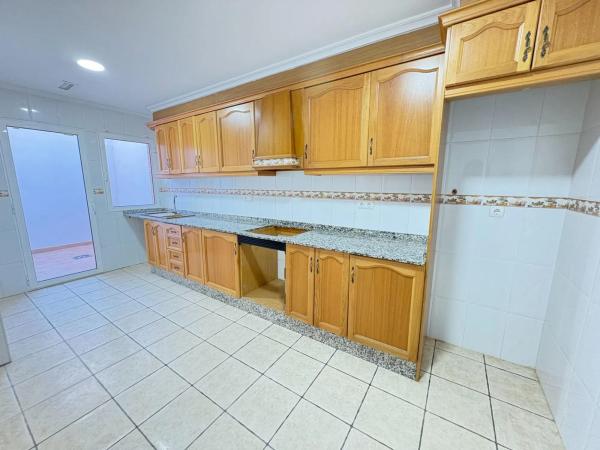 Chalet pareado en calle Juan Carlos I photo 2