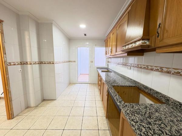 Chalet pareado en calle Juan Carlos I photo 3