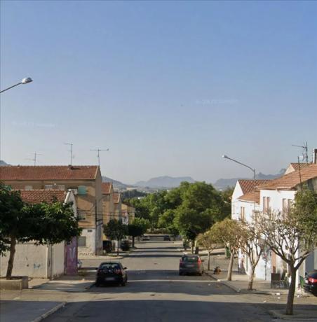 Chalet independiente en venta en Avenida del Caracol, Villena
 photo