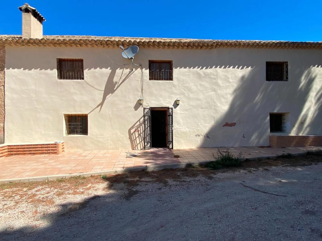 Propiedades en venta y alquiler en España photo 1