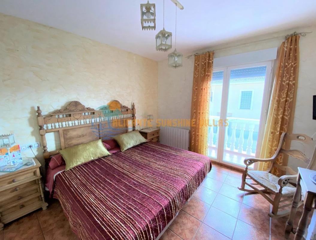Недвижимость на продажу и в аренду в Испании photo 1