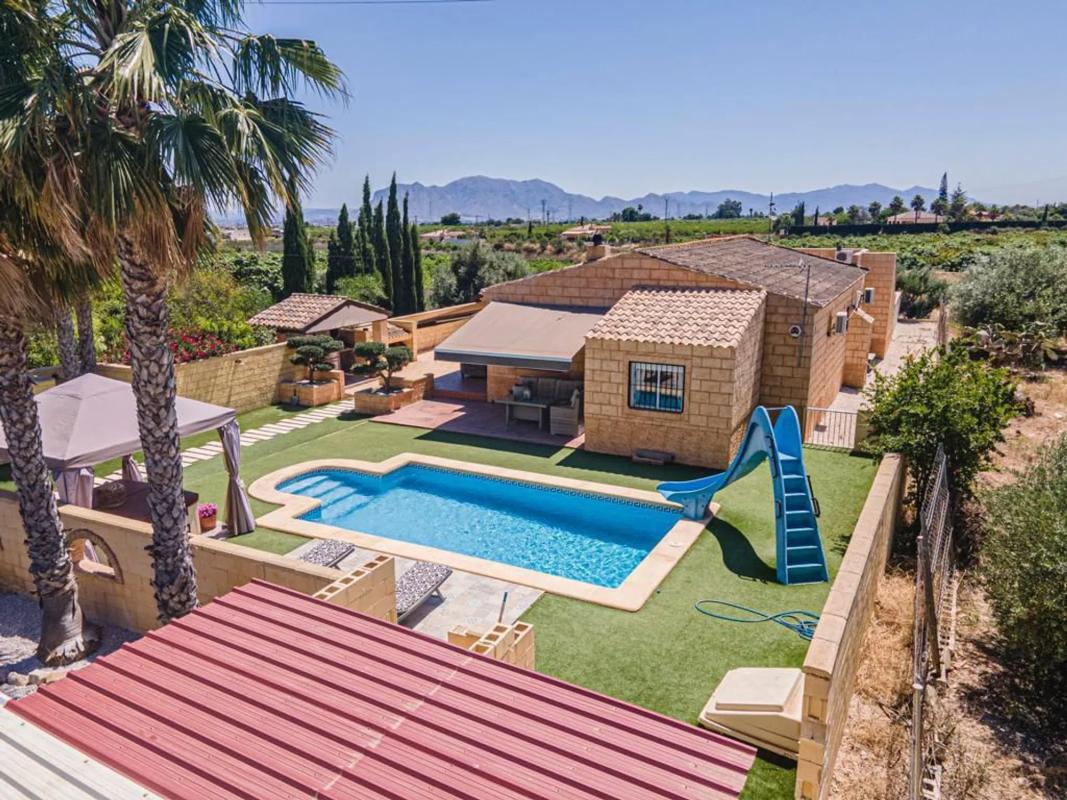 Sale of independent chalet in Partida Moco el Gp. 7, Albatera
photo 1