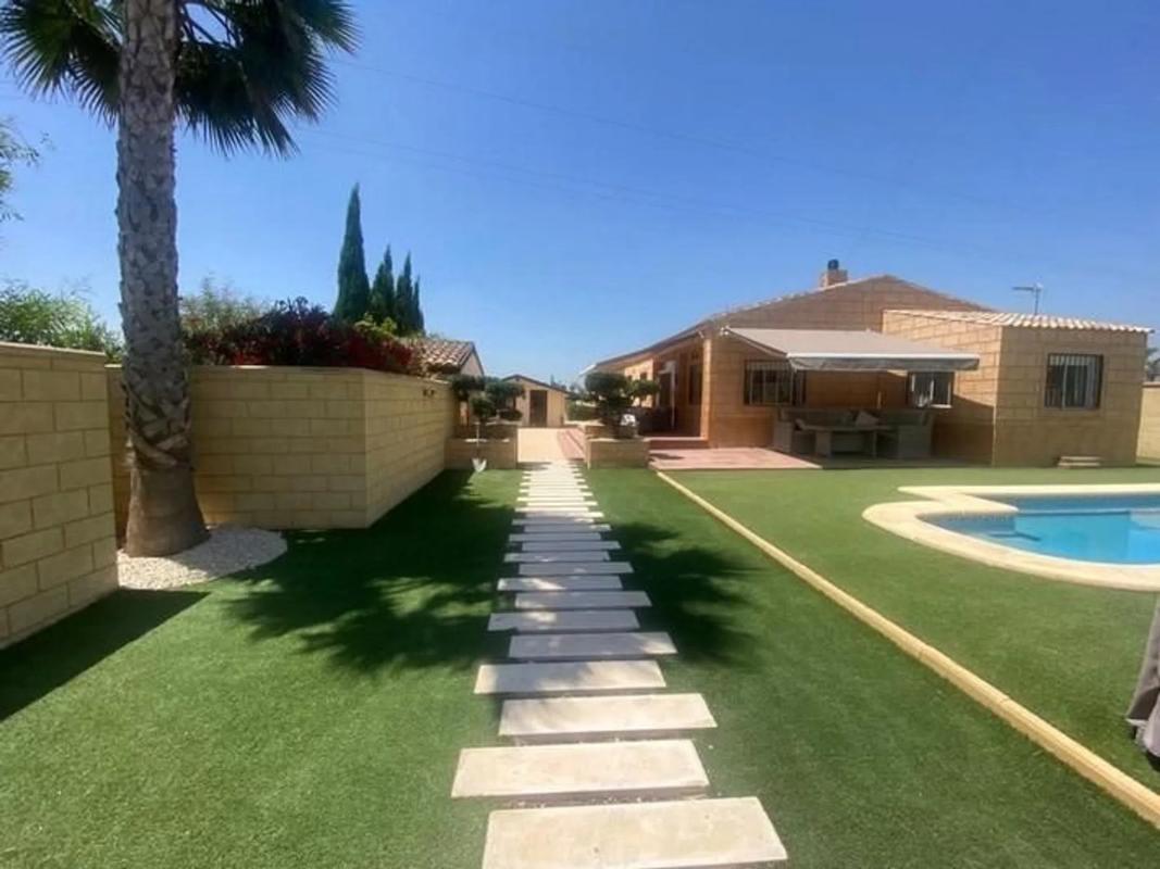 Sale of independent chalet in Albatera, Albatera
photo 5