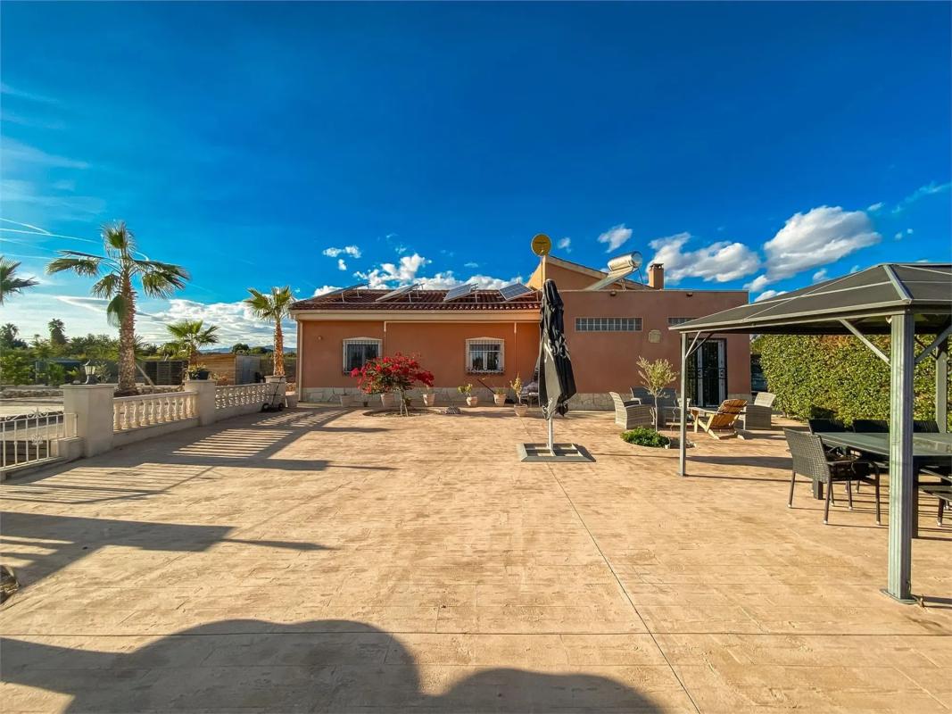 Sale of independent chalet in Partida Moco el Gp. 5, Albatera
photo 4