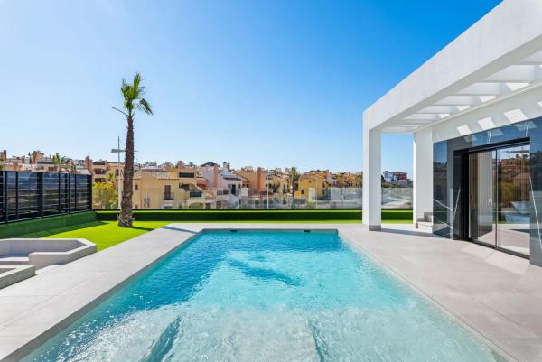 Chalet independiente en venta en Calle Redovan, 1, Algorfa photo 4
