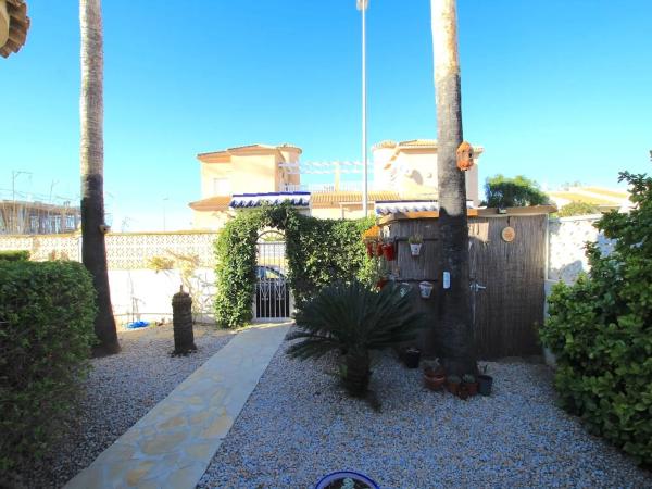 Independent chalet for sale in Calle Oviedo, Benijofar
thumbnail 1