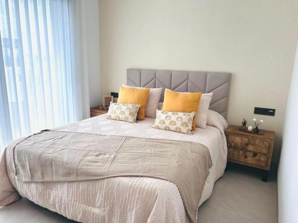 Independent chalet for sale in C. Jacinto Benavente, Benijofar
thumbnail 1