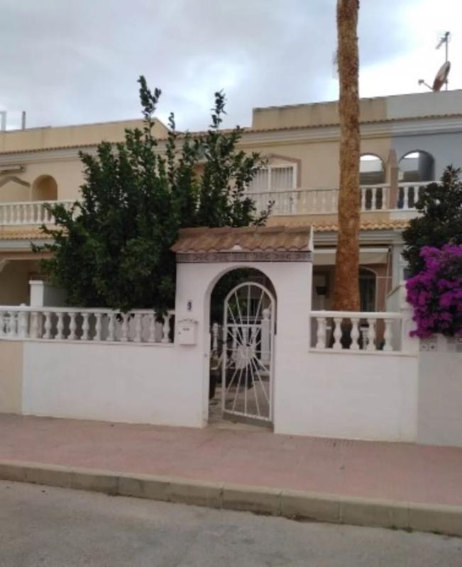 Venta de chalet adosado en  Calle Pablo Picasso , Benijofar photo 3