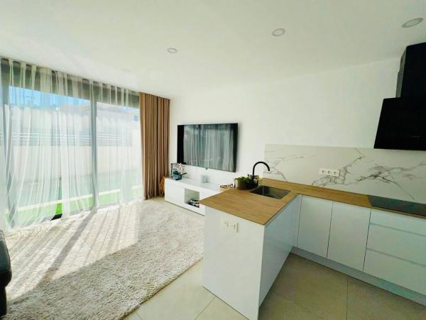 Chalet pareado en calle Vicente Aleixandre photo 4