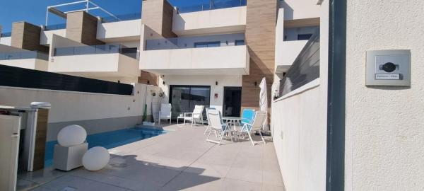 Четырехквартирный дом на продажу на  Calle del Sol , Бенихофар photo 4