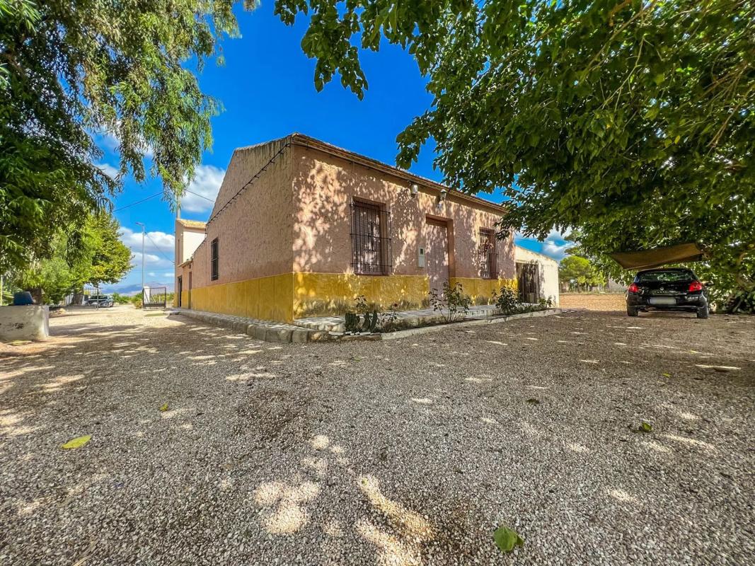 Sale of independent chalet in Vereda de los Cubos, Callosa de Segura
photo 1