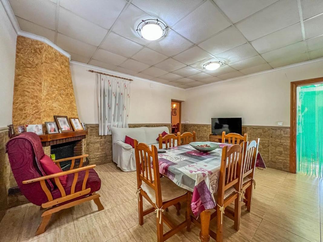 Sale of independent chalet in Vereda de los Cubos, Callosa de Segura
photo 4