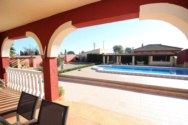 Chalet independiente en venta en Catral, Catral
thumbnail 1