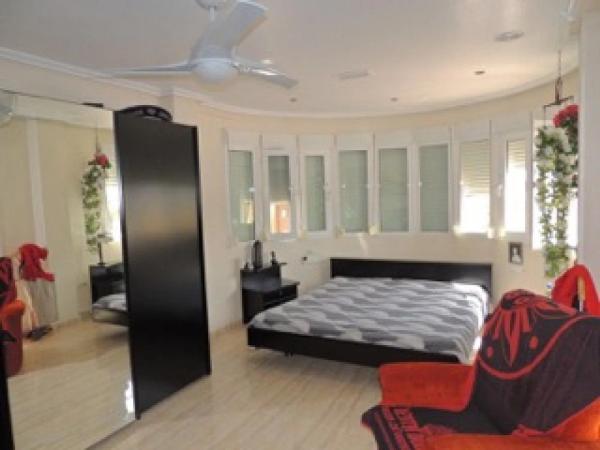 Chalet independiente en venta en Catral, Catral
thumbnail 1