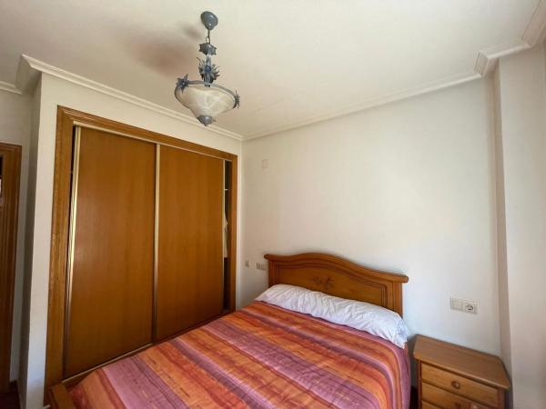 Terraced house for sale at Calle Pablo Picasso, 14 , Catral thumbnail 1