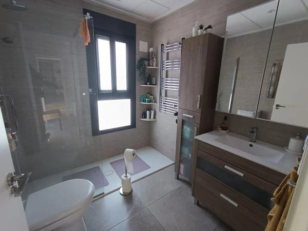 Частный шале на продаже в  Calle Tierno Galván, 3, Дая Нueva photo 3