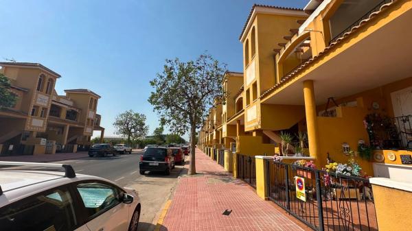 Chalet pareado photo 1