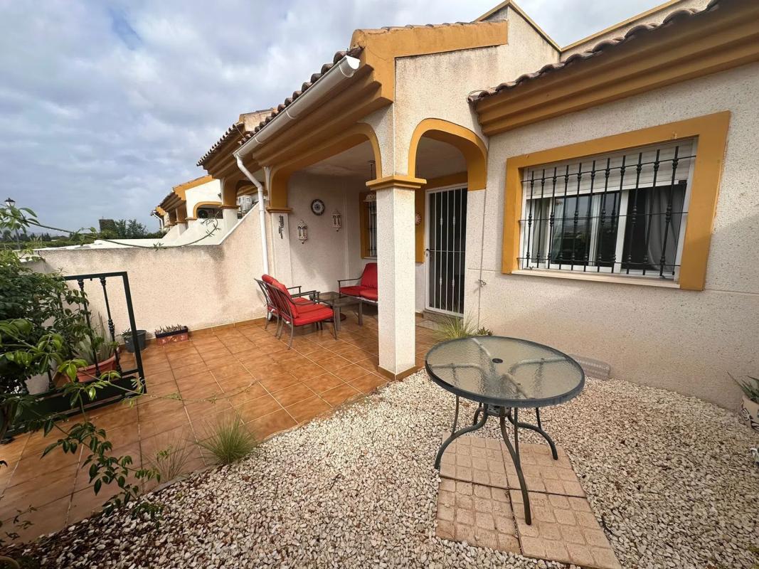 Venta de chalet adosado en  CL JOSE GARCIA HURTADO, 5 , Daya Nueva photo 2