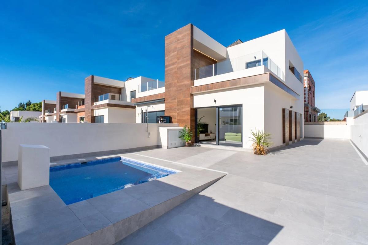 Properties for sale and rent in Spain photo 4