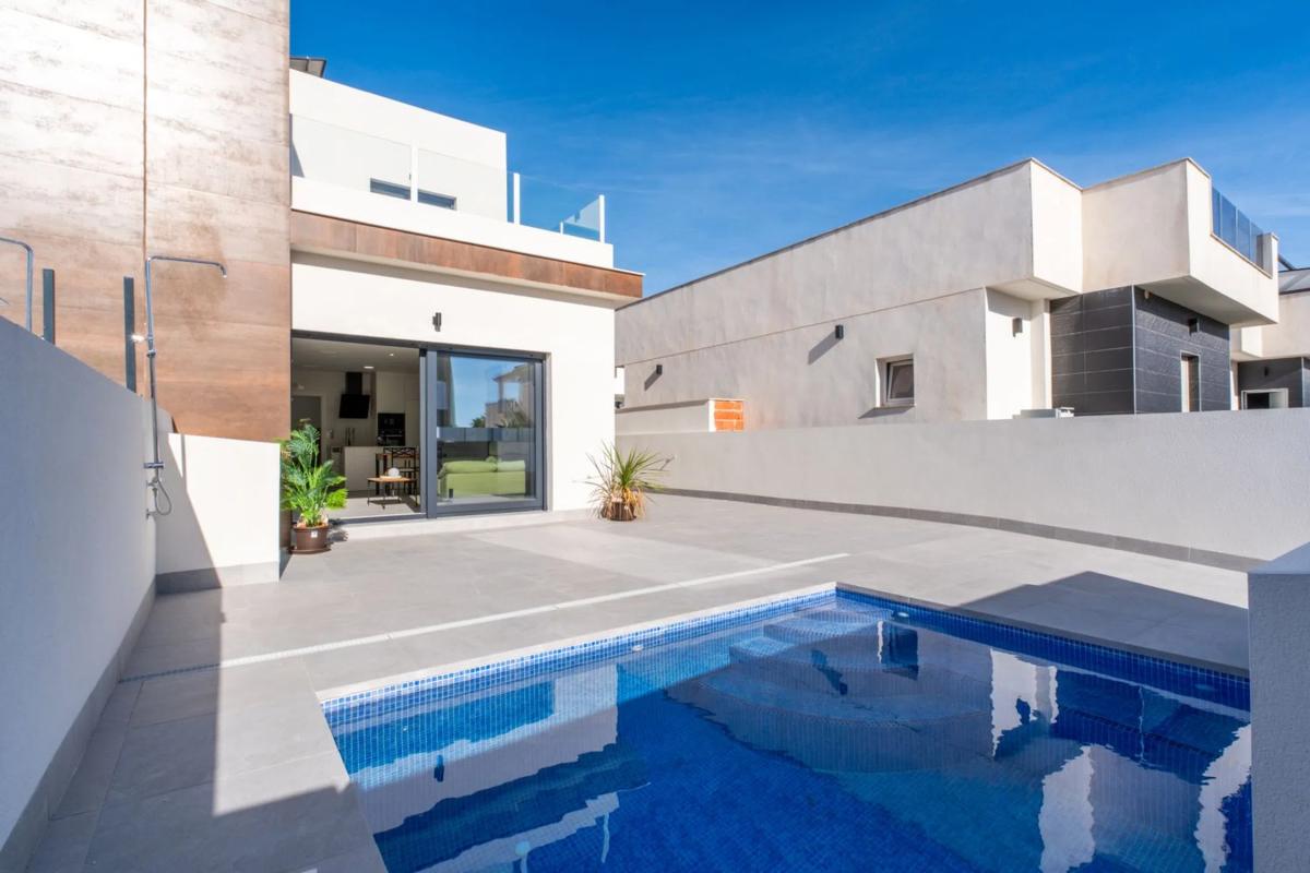 Properties for sale and rent in Spain photo 5