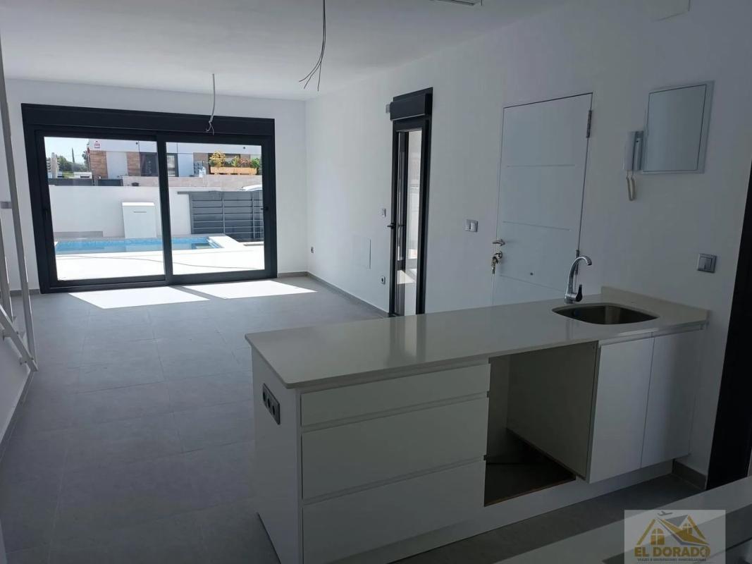Недвижимость на продажу и в аренду в Испании photo 4