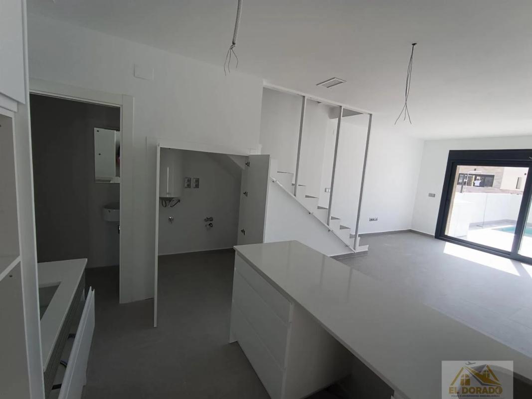 Недвижимость на продажу и в аренду в Испании photo 5