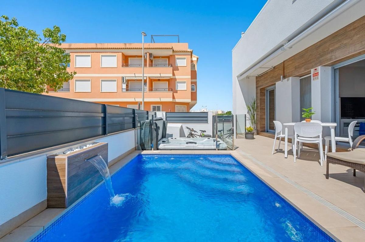 Properties for sale and rent in Spain photo 1