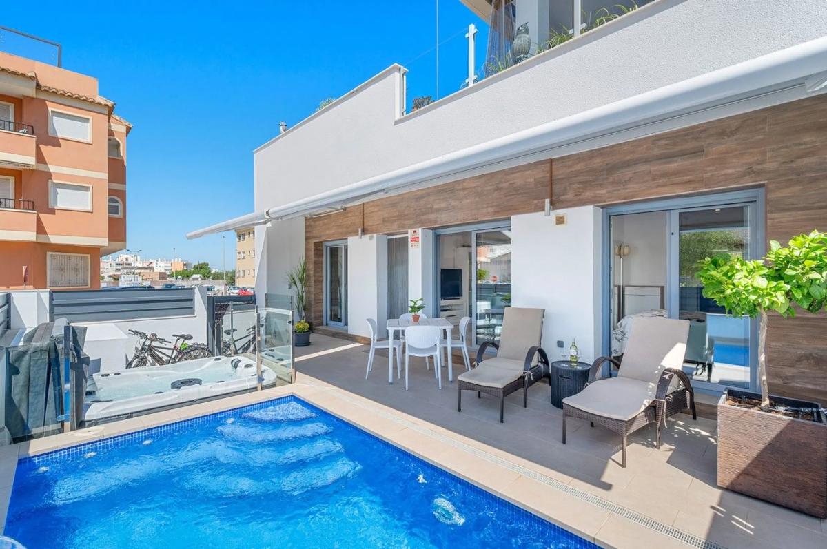 Properties for sale and rent in Spain photo 3