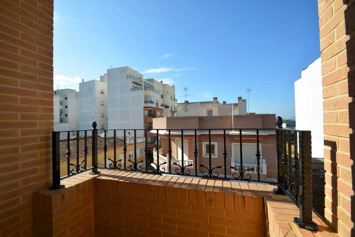 Sprzedaż duplexu w Calle Sant Pere, Guardamar del Segura photo 3