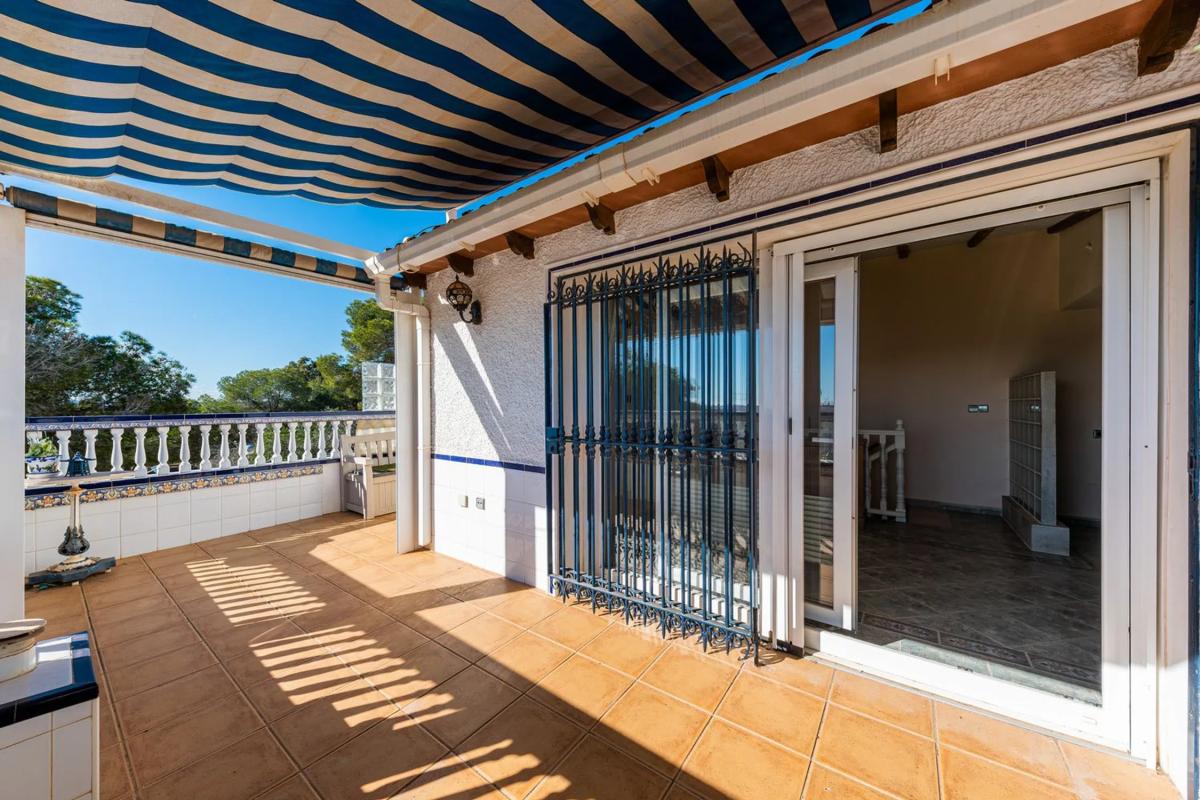Venta de chalet adosado en  UR MONCAYO, 1 , Guardamar del Segura photo 5