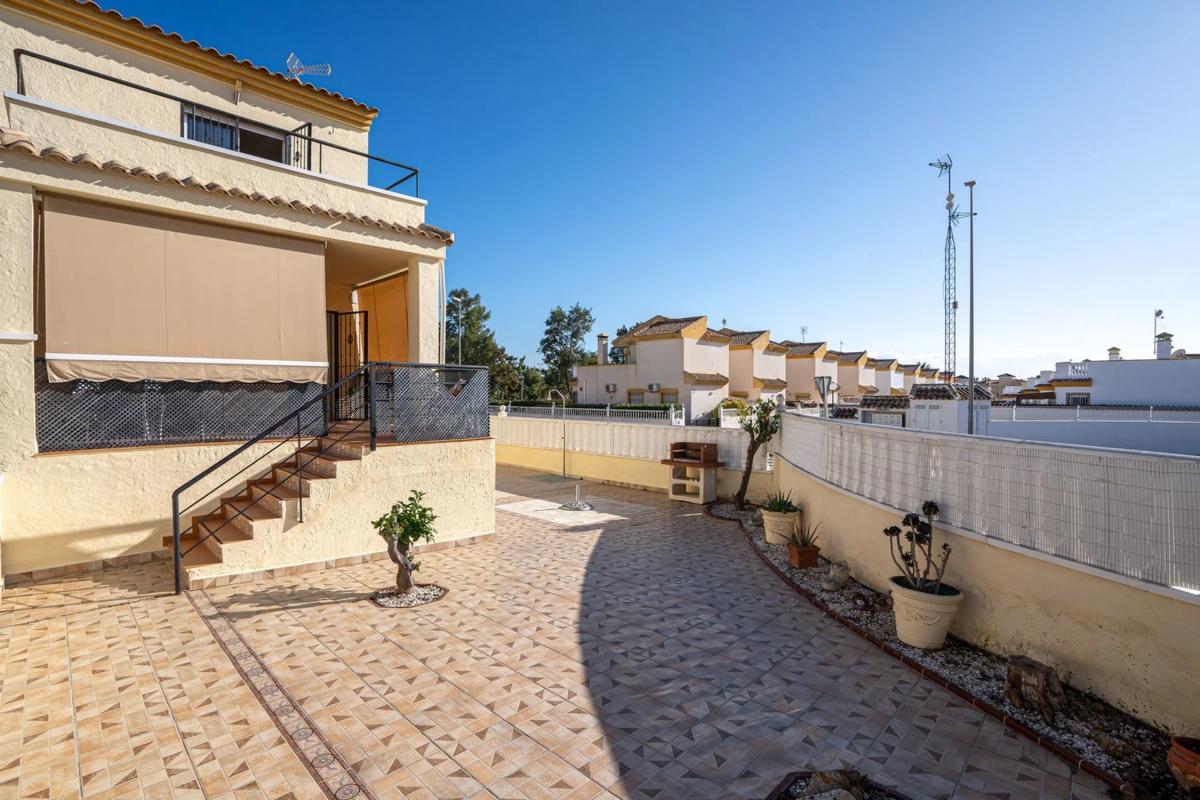 Продажа отдельного шале в  Calle la Margarida, Гуардамар-дель-Сегура photo 2