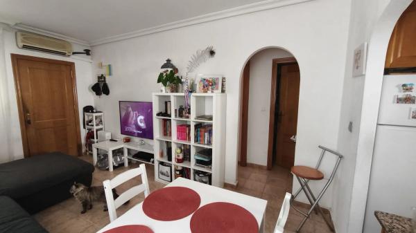 Chalet adosado en venta en Calle Berenguer de Massanet, 17 , Guardamar del Segura thumbnail 2