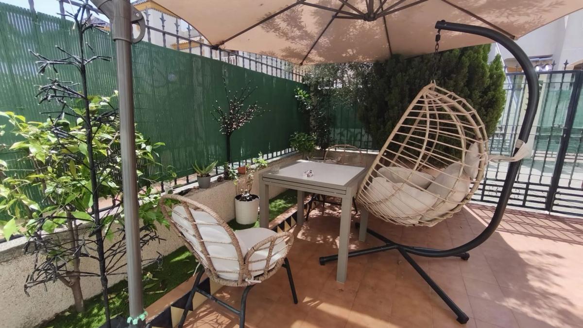 Venta de chalet adosado en  Calle Berenguer de Massanet, 17 , Guardamar del Segura photo 4