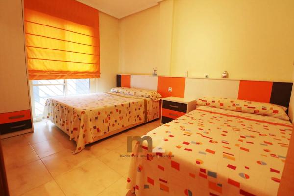 Chalet adosado en venta en  Calle Carcaixent , Guardamar del Segura photo 1