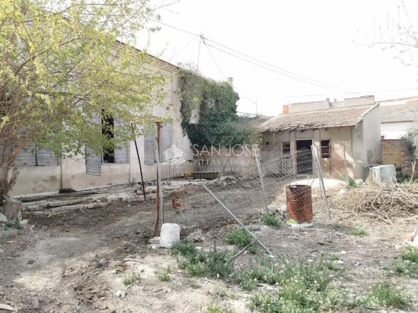 Chalet independiente en venta en Jacarilla, Jacarilla
photo 1