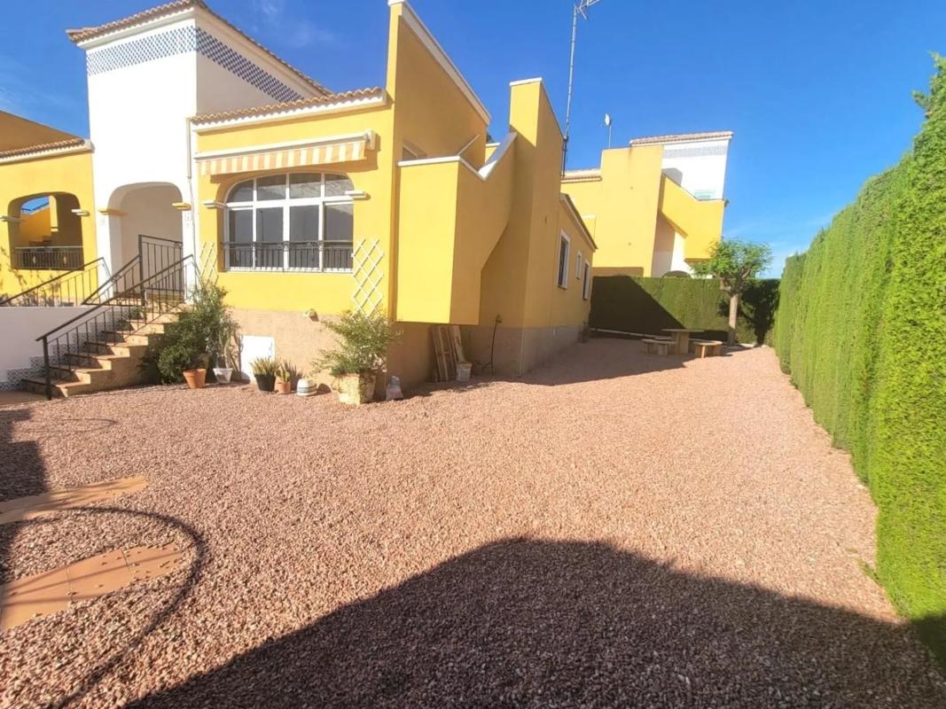 Sale of townhouse in Avenida Riegos de Levante , Los Montesinos photo 5