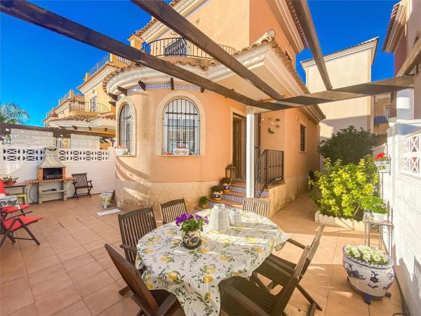 Chalet independiente en venta en Calle Almendro, Los Montesinos
 photo 1