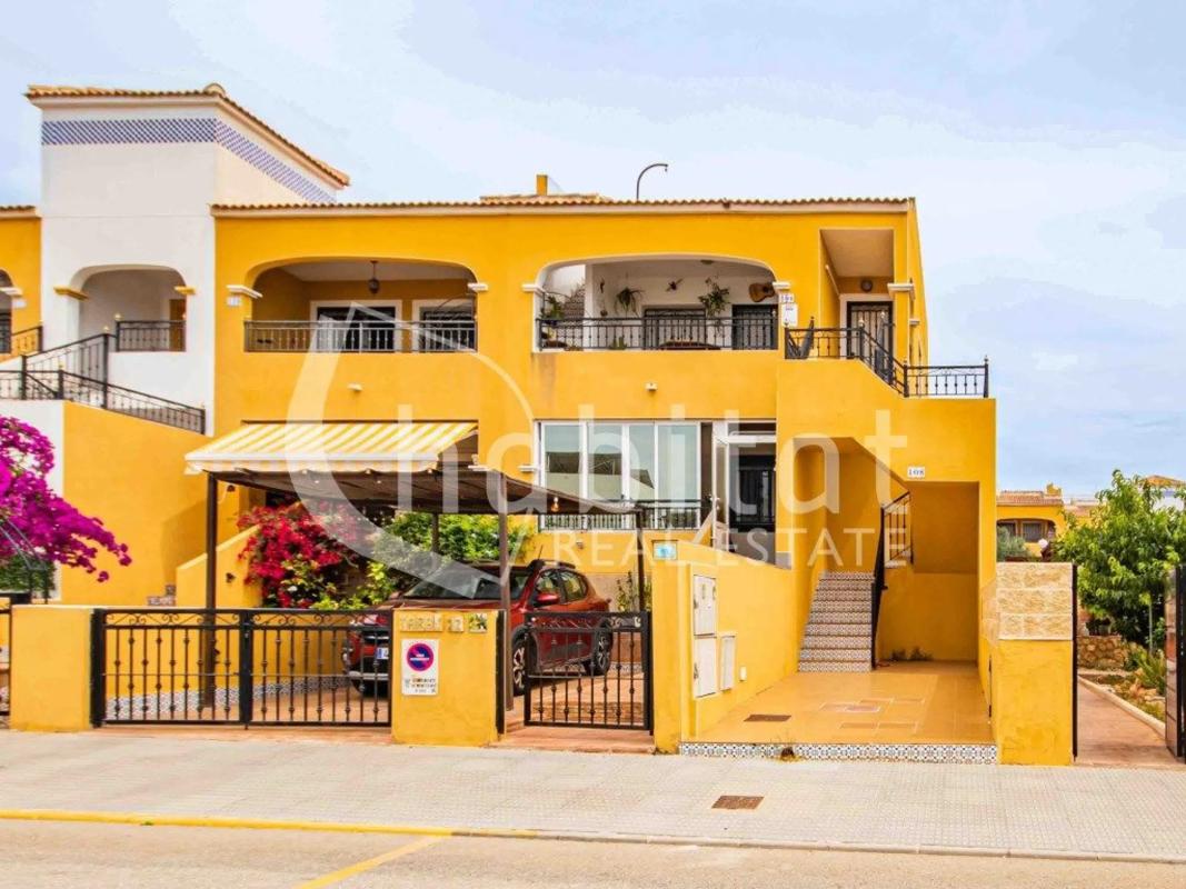 Venta de chalet adosado en Calle Taray, 12 , Los Montesinos photo 1