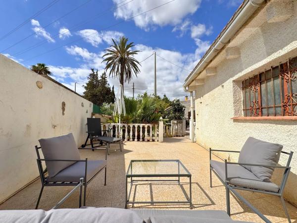 Independent chalet for sale in Calle Naranjo, Los Montesinos
thumbnail 1