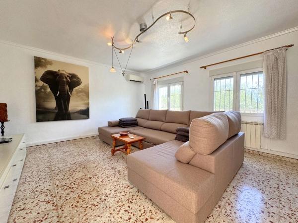 Independent chalet for sale in Calle Naranjo, Los Montesinos
thumbnail 2