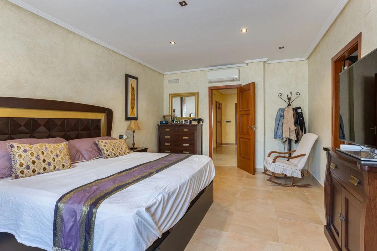 Venta de chalet independiente en Calle Chumbera, Los Montesinos
 photo 4